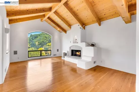Living - 1302 Westview Dr, Berkeley, CA 94705 photo 6 of 11