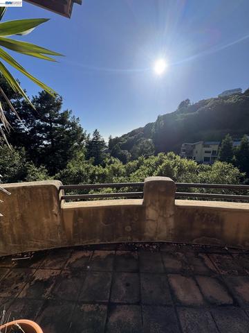 1302 Westview Dr, Berkeley, CA 94705