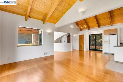 Living - 1302 Westview Dr, Berkeley, CA 94705 photo 4 of 11