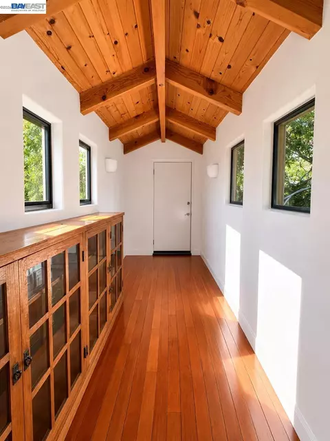 Entry Way - 1302 Westview Dr, Berkeley, CA 94705 photo 1 of 10