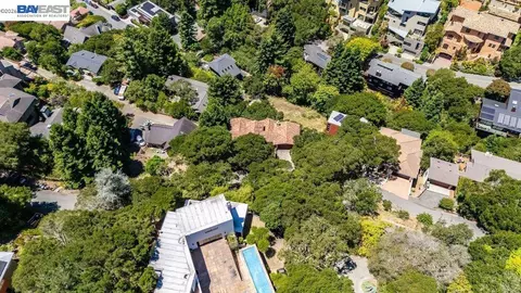 View/Area - 1302 Westview Dr, Berkeley, CA 94705 photo 13 of 15