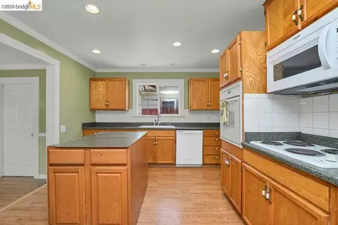 805 Calero St, Milpitas, CA 95035 photo 5