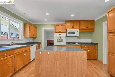 805 Calero St, Milpitas, CA 95035 photo 6