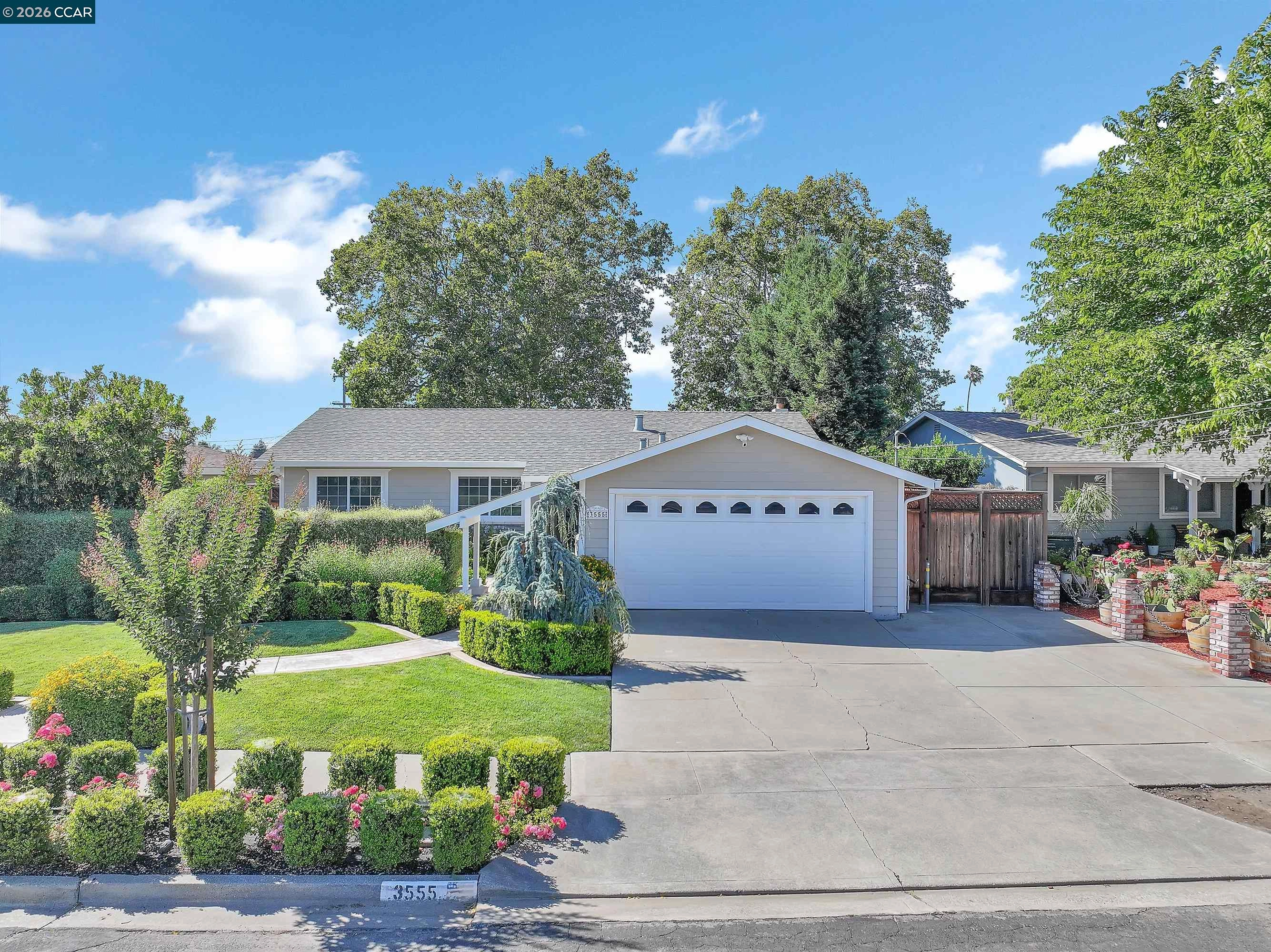 3555 Thunderbird Dr, Concord, CA 94520 photo 1