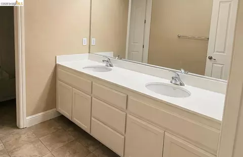 Bath - 5227 Ramsdell Ct, Antioch, CA 94531 photo 3 of 4