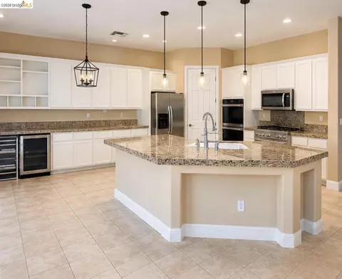 Kitchen - 5227 Ramsdell Ct, Antioch, CA 94531 photo 2 of 3
