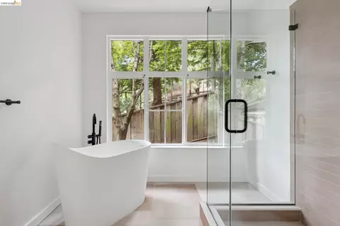 Bath - 1325 Drury Rd, Berkeley, CA 94705 photo 9 of 12