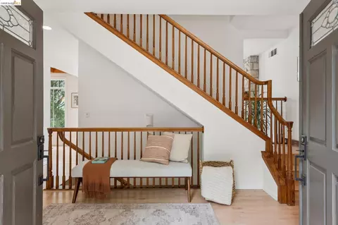 Entry Way - 1325 Drury Rd, Berkeley, CA 94705 photo 2 of 5