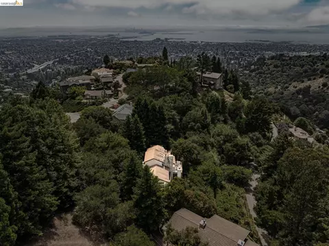 View/Area - 1325 Drury Rd, Berkeley, CA 94705 photo 3 of 3