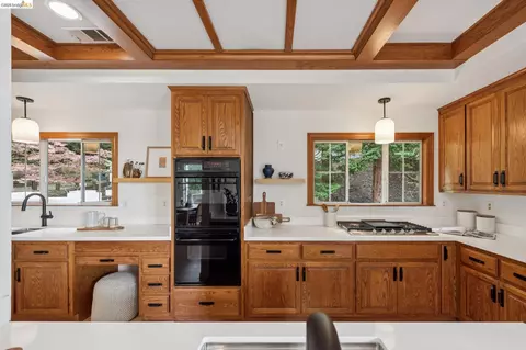 Kitchen - 1325 Drury Rd, Berkeley, CA 94705 photo 4 of 5