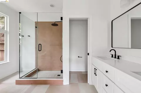 Bath - 1325 Drury Rd, Berkeley, CA 94705 photo 7 of 12