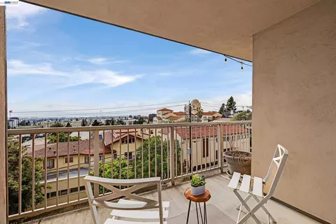 2 Panoramic Way #306, Berkeley, CA 94704