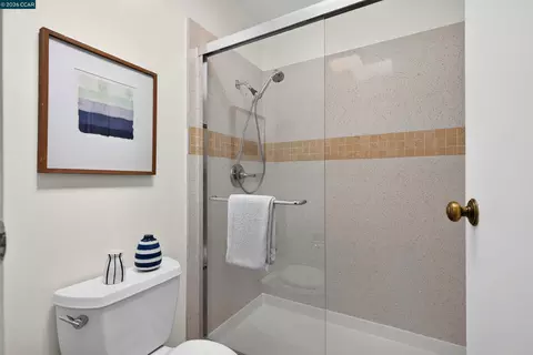 Bath - 1707 Dalessi Dr, Pinole, CA 94564 photo 2 of 7