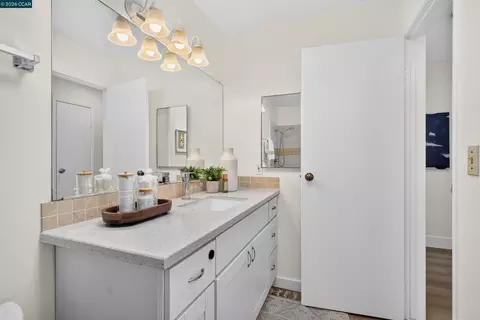 Bath - 1707 Dalessi Dr, Pinole, CA 94564 photo 5 of 7