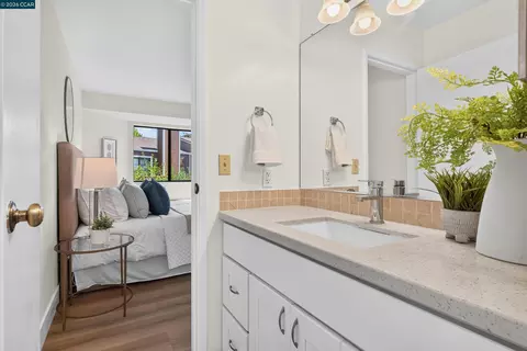 Bath - 1707 Dalessi Dr, Pinole, CA 94564 photo 3 of 7