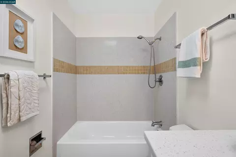 Bath - 1707 Dalessi Dr, Pinole, CA 94564 photo 6 of 7