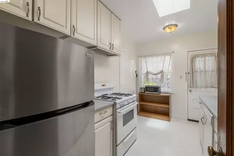 Kitchen - 2444 Virginia #B, Berkeley, CA 94709 photo 2 of 5