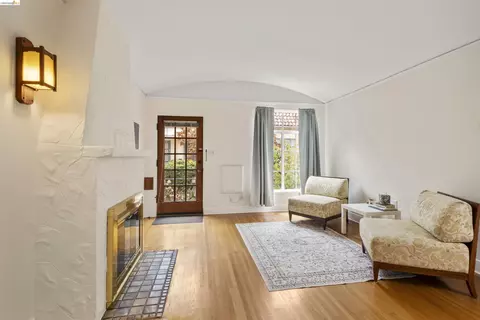 Living - 2444 Virginia #B, Berkeley, CA 94709 photo 4 of 7