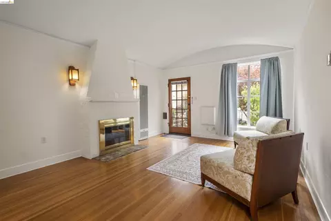 Living - 2444 Virginia #B, Berkeley, CA 94709 photo 5 of 7