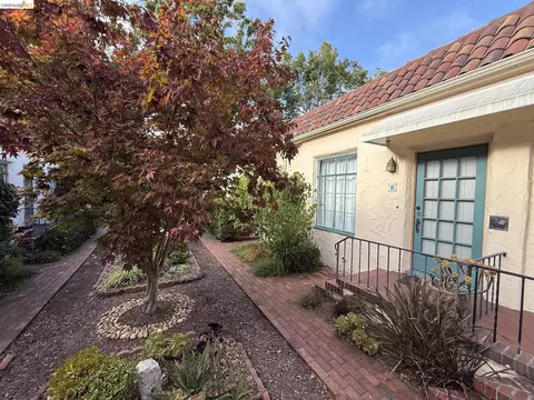 Exterior - 2444 Virginia #B, Berkeley, CA 94709 photo 2 of 12