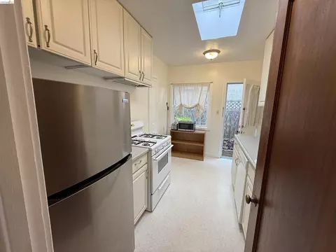 Kitchen - 2444 Virginia #B, Berkeley, CA 94709 photo 3 of 5
