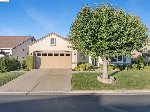 725 Richardson Dr, Brentwood, CA 94513