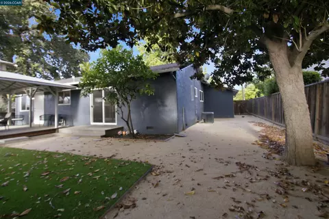 1412 Delaware Dr, Concord, CA 94521 photo 32