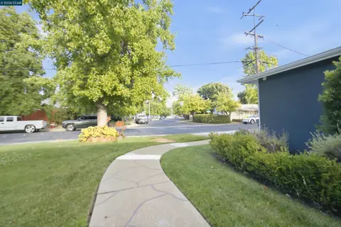 1412 Delaware Dr, Concord, CA 94521 photo 3