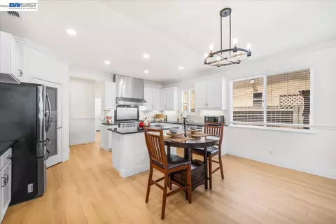 Kitchen - 1531 Riverview Ave, Tracy, CA 95377 photo 2 of 5