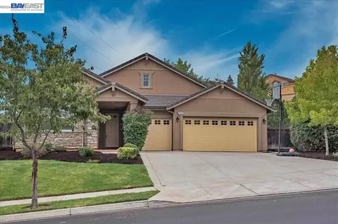 2742 St Andrews Dr, Brentwood, CA 94513