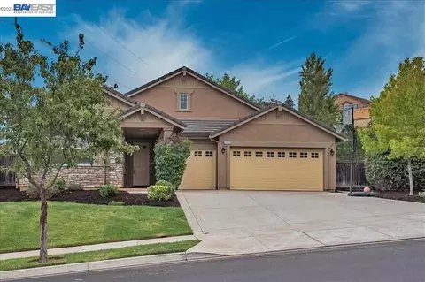 2742 St Andrews Dr, Brentwood, CA 94513