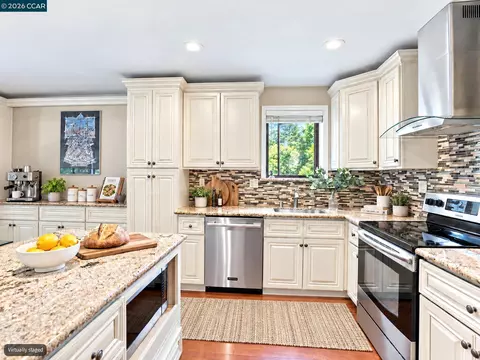 2224 Pine Knoll Dr #8, Walnut Creek, CA 94595