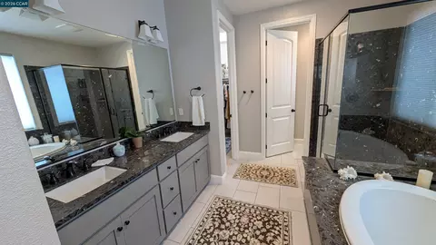 1813 Holsteiner Dr, Fairfield, CA 94534 photo 11