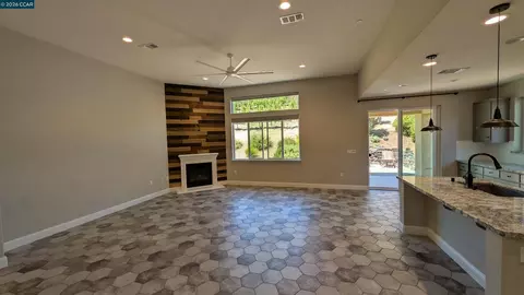 1813 Holsteiner Dr, Fairfield, CA 94534 photo 28
