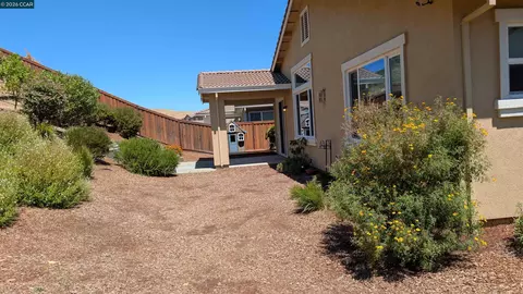 1813 Holsteiner Dr, Fairfield, CA 94534 photo 22
