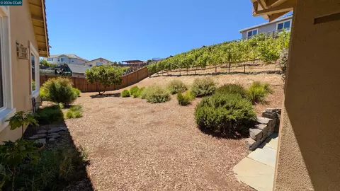 1813 Holsteiner Dr, Fairfield, CA 94534 photo 25