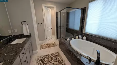 1813 Holsteiner Dr, Fairfield, CA 94534 photo 10