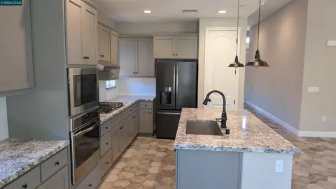 1813 Holsteiner Dr, Fairfield, CA 94534 photo 26