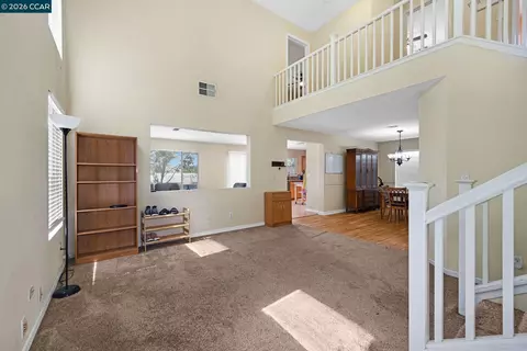 616 Ross Cir, Martinez, CA 94553 photo 2