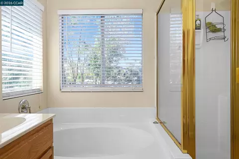 616 Ross Cir, Martinez, CA 94553 photo 9