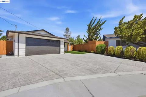 Exterior - 965 Collins Ct, Hayward, CA 94544 photo 11 of 16
