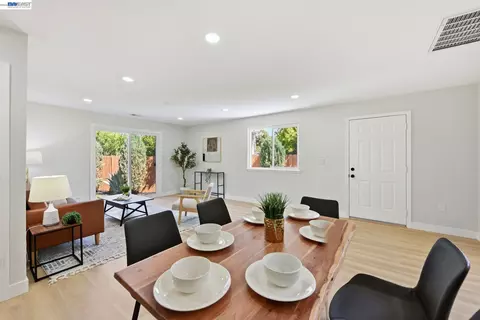Dining - 965 Collins Ct, Hayward, CA 94544 photo 2 of 2