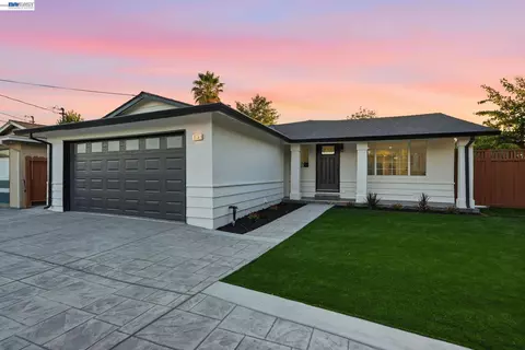 Exterior - 965 Collins Ct, Hayward, CA 94544 photo 2 of 16