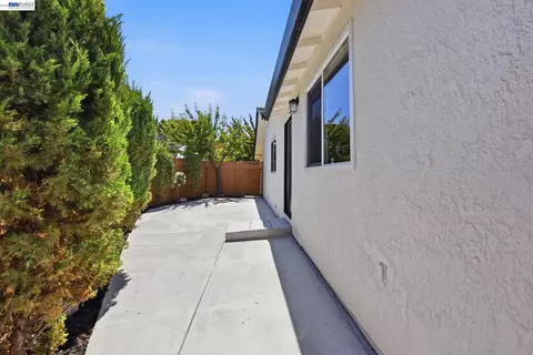 Exterior - 965 Collins Ct, Hayward, CA 94544 photo 15 of 16