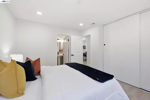 Bedroom - 965 Collins Ct, Hayward, CA 94544 photo 3 of 9