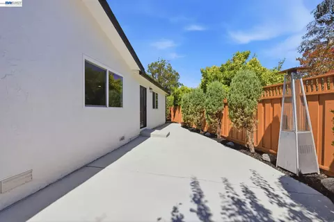 Exterior - 965 Collins Ct, Hayward, CA 94544 photo 16 of 16