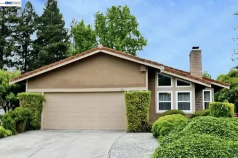 22 Jib Ct, Pleasant Hill, CA 94523