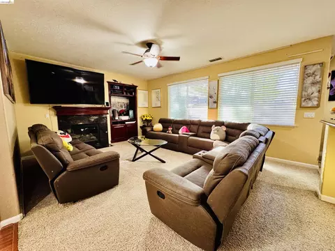 9332 Jacks Pl, Patterson, CA 95363 photo 3