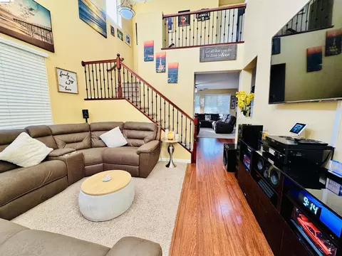 9332 Jacks Pl, Patterson, CA 95363 photo 2