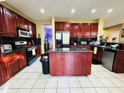 9332 Jacks Pl, Patterson, CA 95363 photo 4